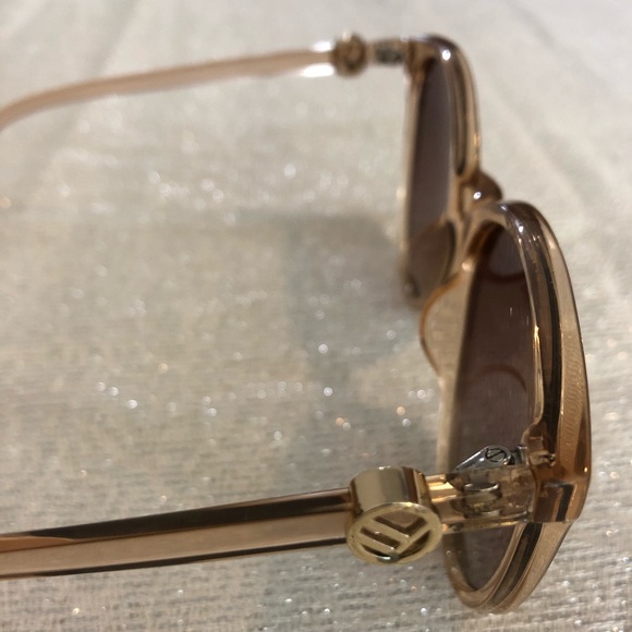 Polarized Sunglasses 100% UVA/UVB Protection Oversized Transparent Pink Frames - Picture 12 of 14